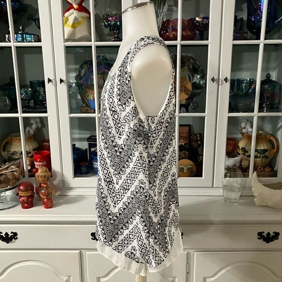 Sleeveless Top Black White Chevron Sz Medium ABStudio - Picture 3 of 7